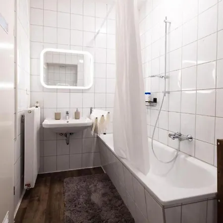 Apartment Immaculate 2-bed In