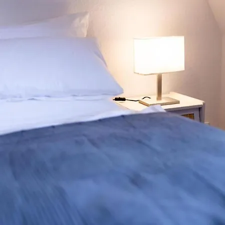 Immaculate 2-bed In Apartment